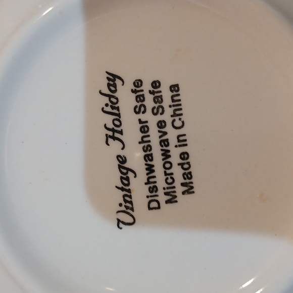 Gorgeous Set of Four Vintage Holiday Tree Bowls - Picture 3 of 6